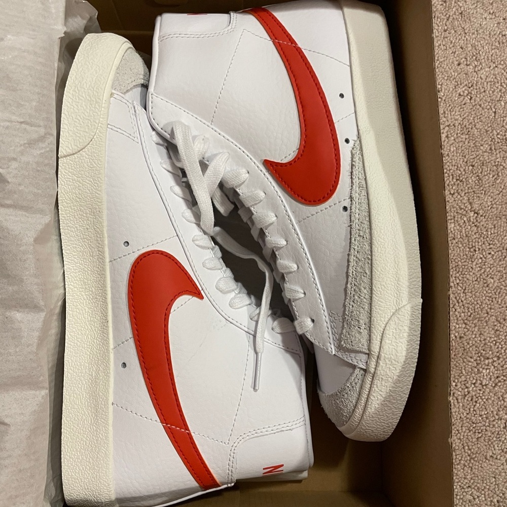 MENS Nike Blazer Mid ‘77 VNTG